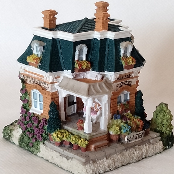 Christmas Village Building Rosie’s Flower Shop and the Oldest Tree - Picture 8 of 12